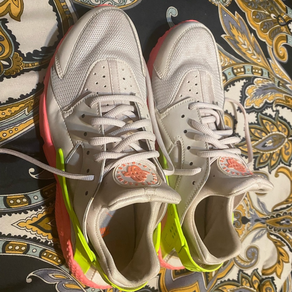 Nike size 10 women